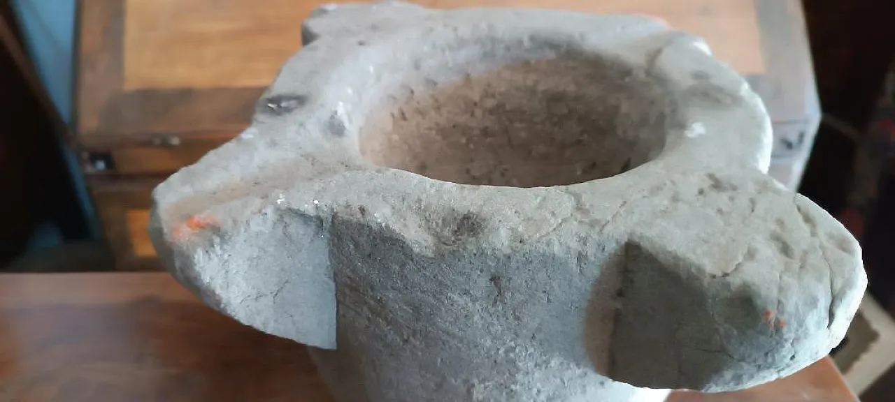 Mortaio in pietra con beccucci, '600 5