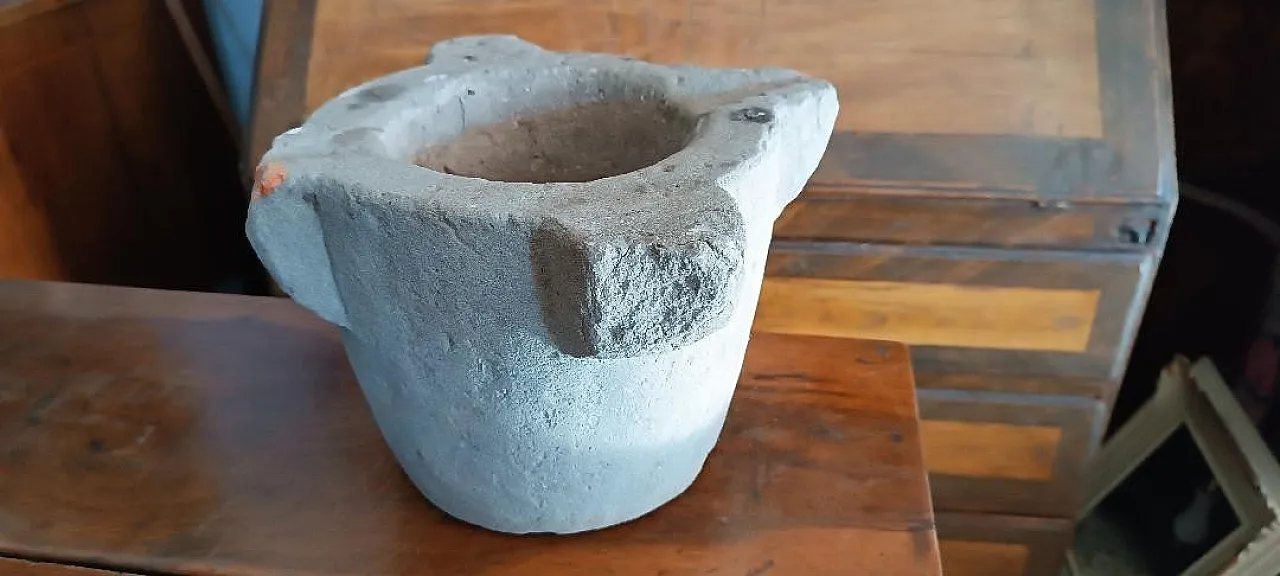 Mortaio in pietra con beccucci, '600 7