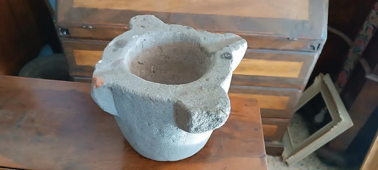 Mortaio in pietra con beccucci, '600 8