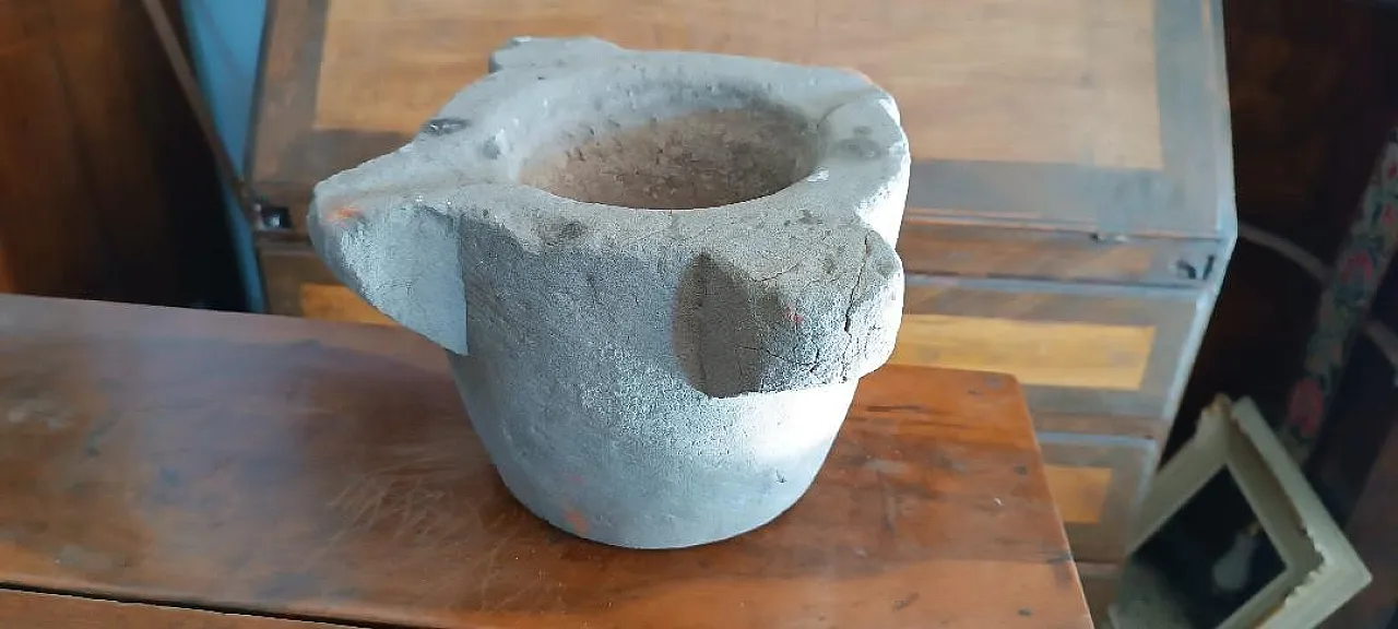 Mortaio in pietra con beccucci, '600 10