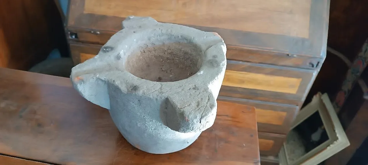 Mortaio in pietra con beccucci, '600 11