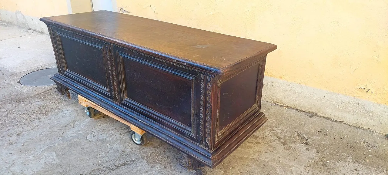 Carved walnut wood chest, 17th century 3