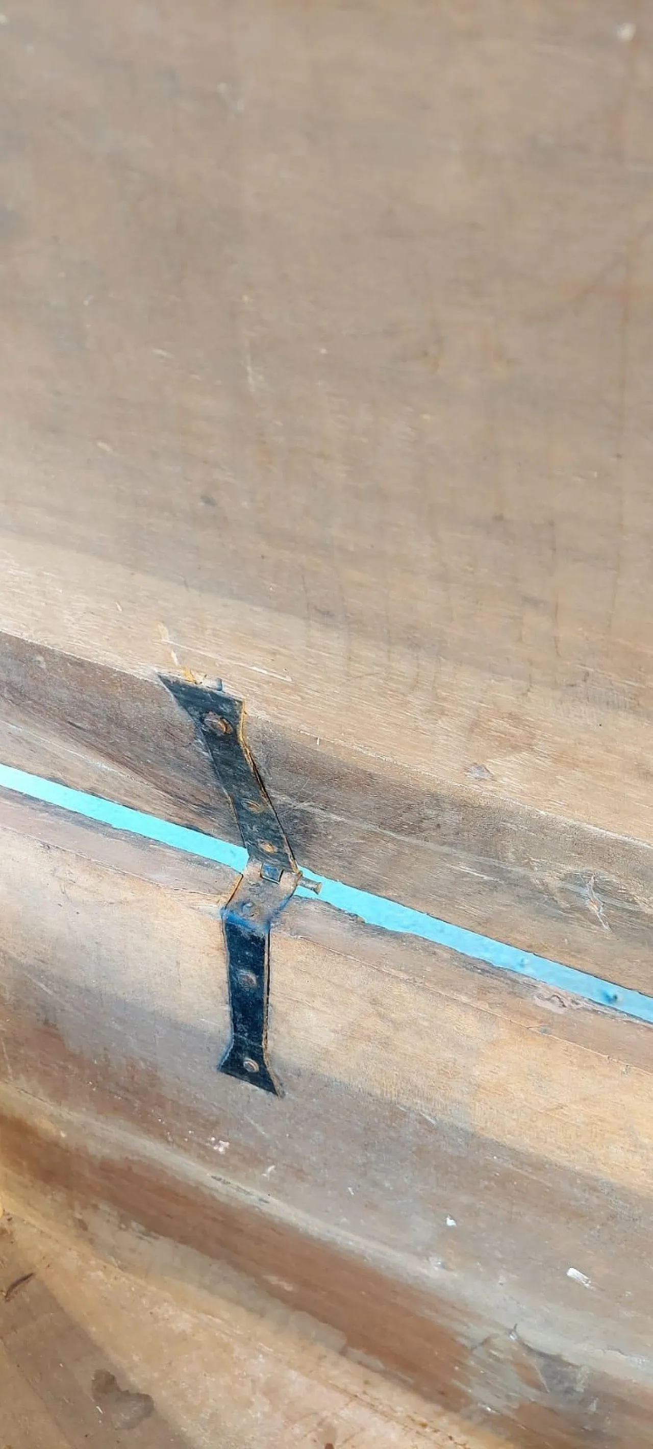 Carved walnut wood chest, 17th century 10