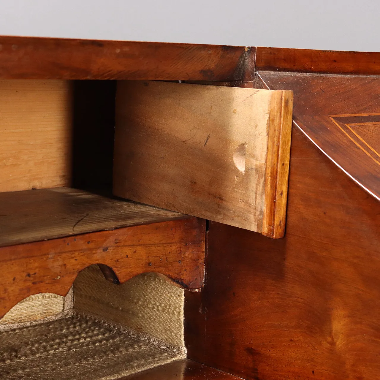 Mobile a ribalta in acero e bronzo con 5 cassetti, '800 5