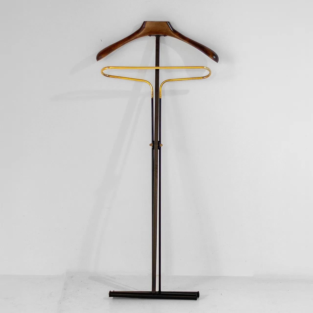 Italian folding valet stand in beech by Fratelli Reguitti, 50s 5