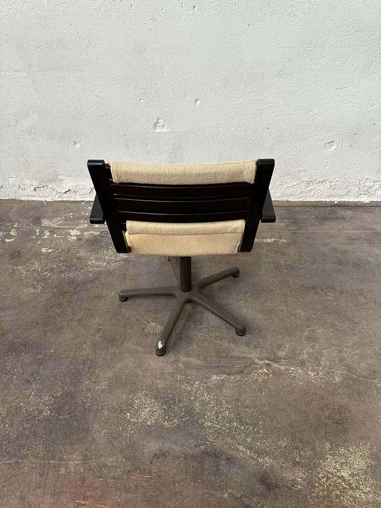 Swivel office chair by Trio Raita, 20th century 3