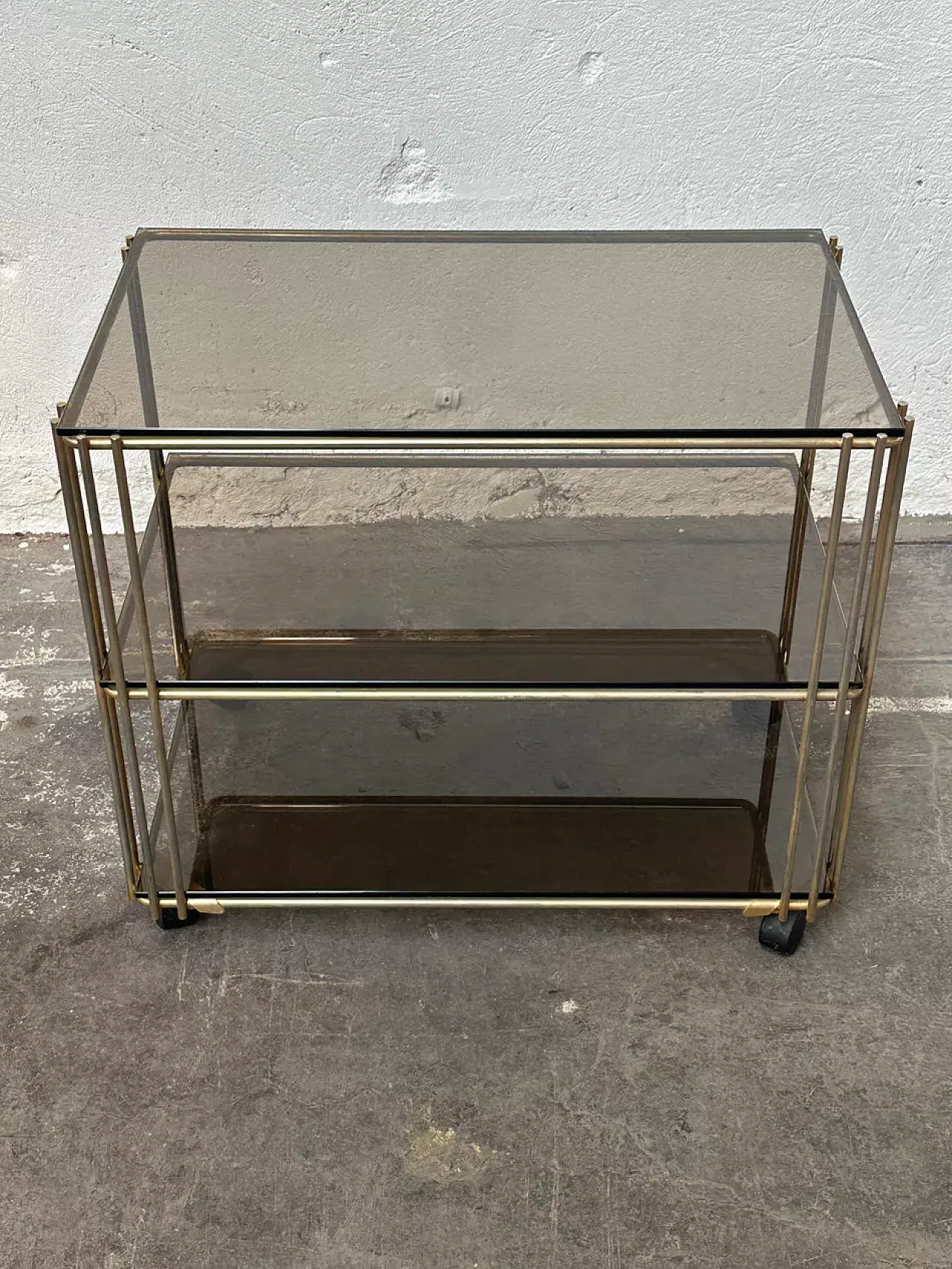 Carrello di servizio in metallo dorato, anni '80 2