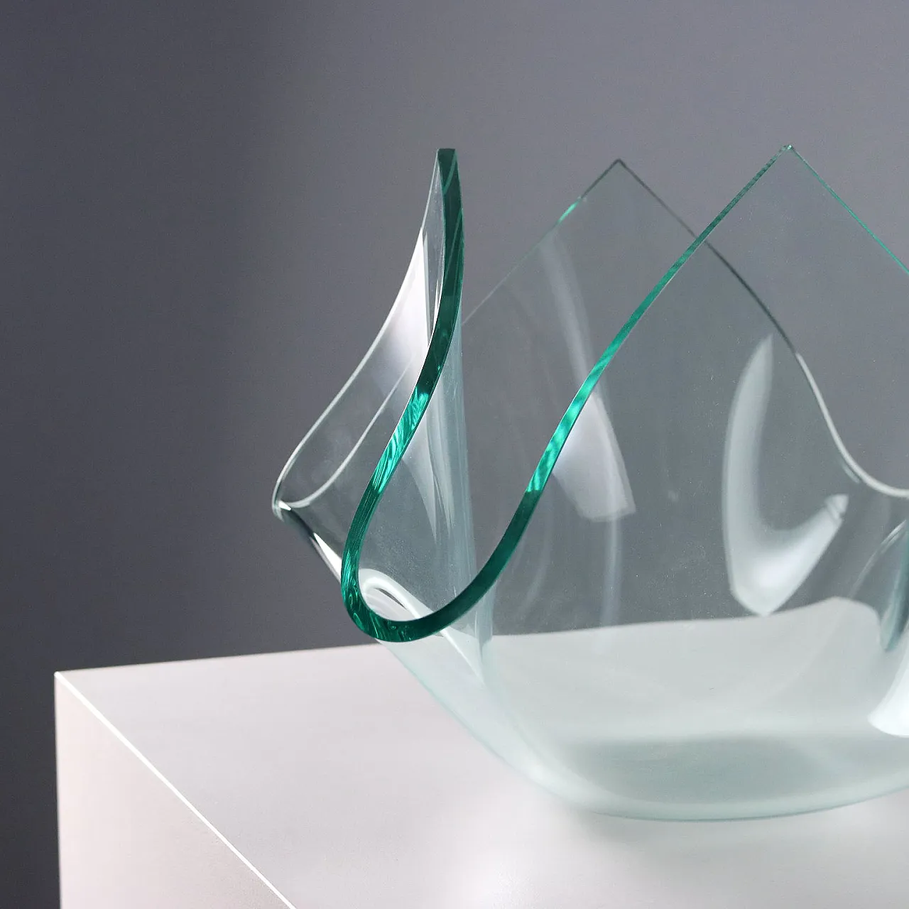 Cartoccio glass centerpiece vase Fontana Arte, 20th century 4