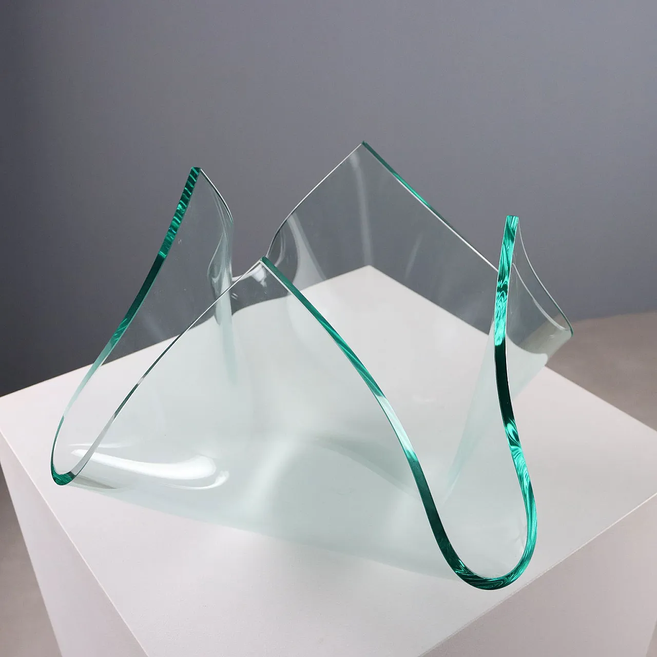 Cartoccio glass centerpiece vase Fontana Arte, 20th century 6