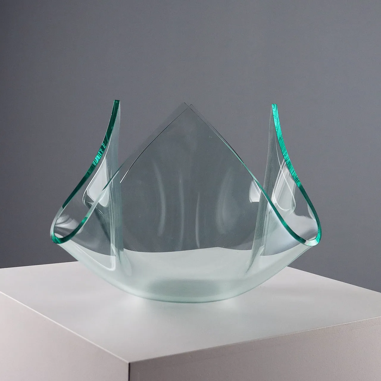 Cartoccio glass centerpiece vase Fontana Arte, 20th century 9