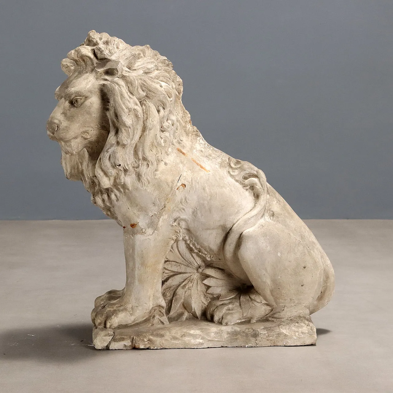 Scultura in gesso raffigurante un leone seduto, '800 7