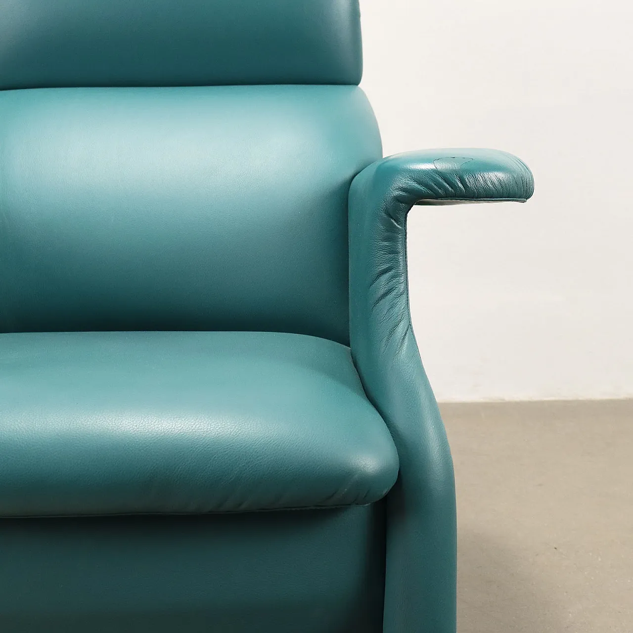 Poltrona Sanluca dei fratelli Castiglioni per Poltrona Frau, anni 2000 5