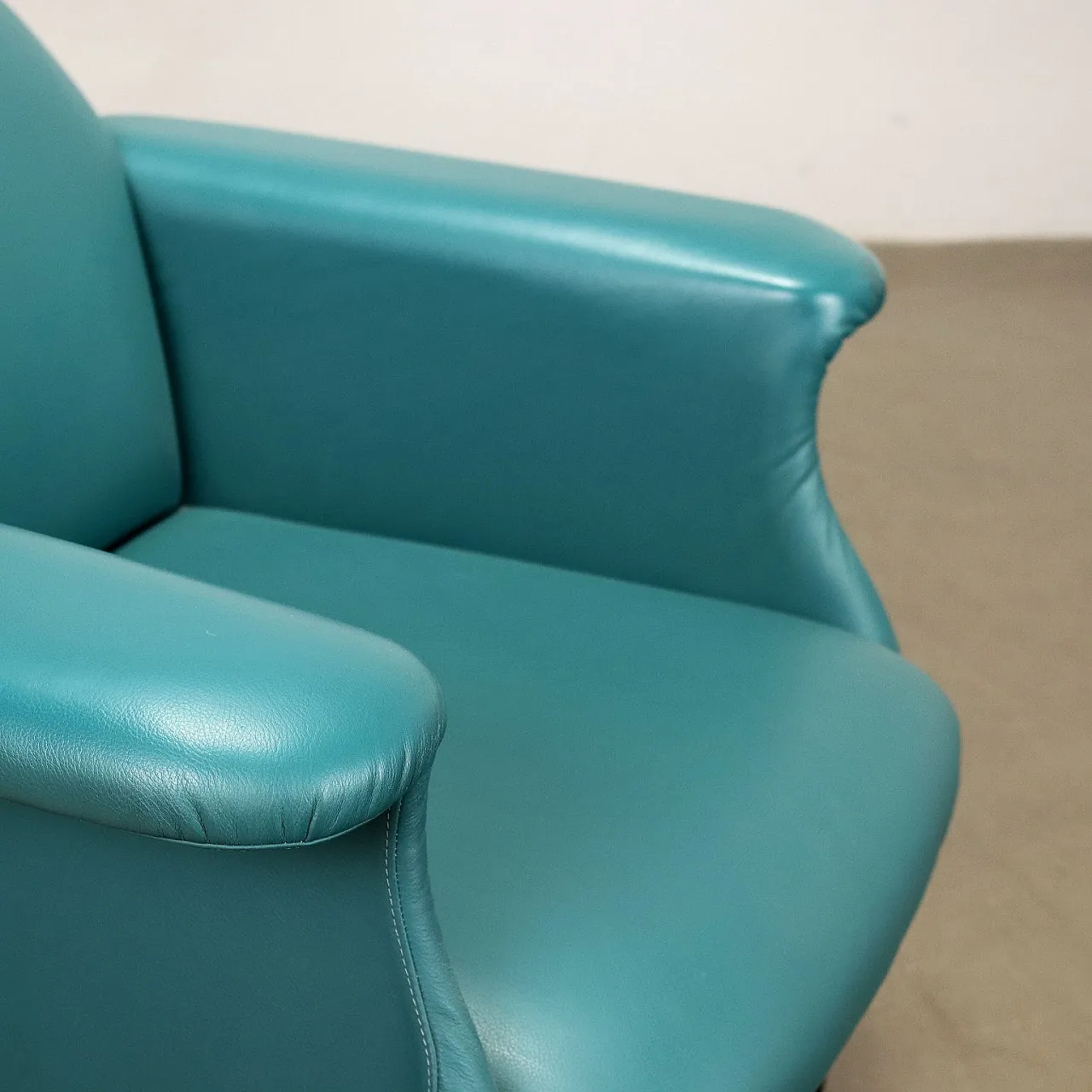 Poltrona Sanluca dei fratelli Castiglioni per Poltrona Frau, anni 2000 6