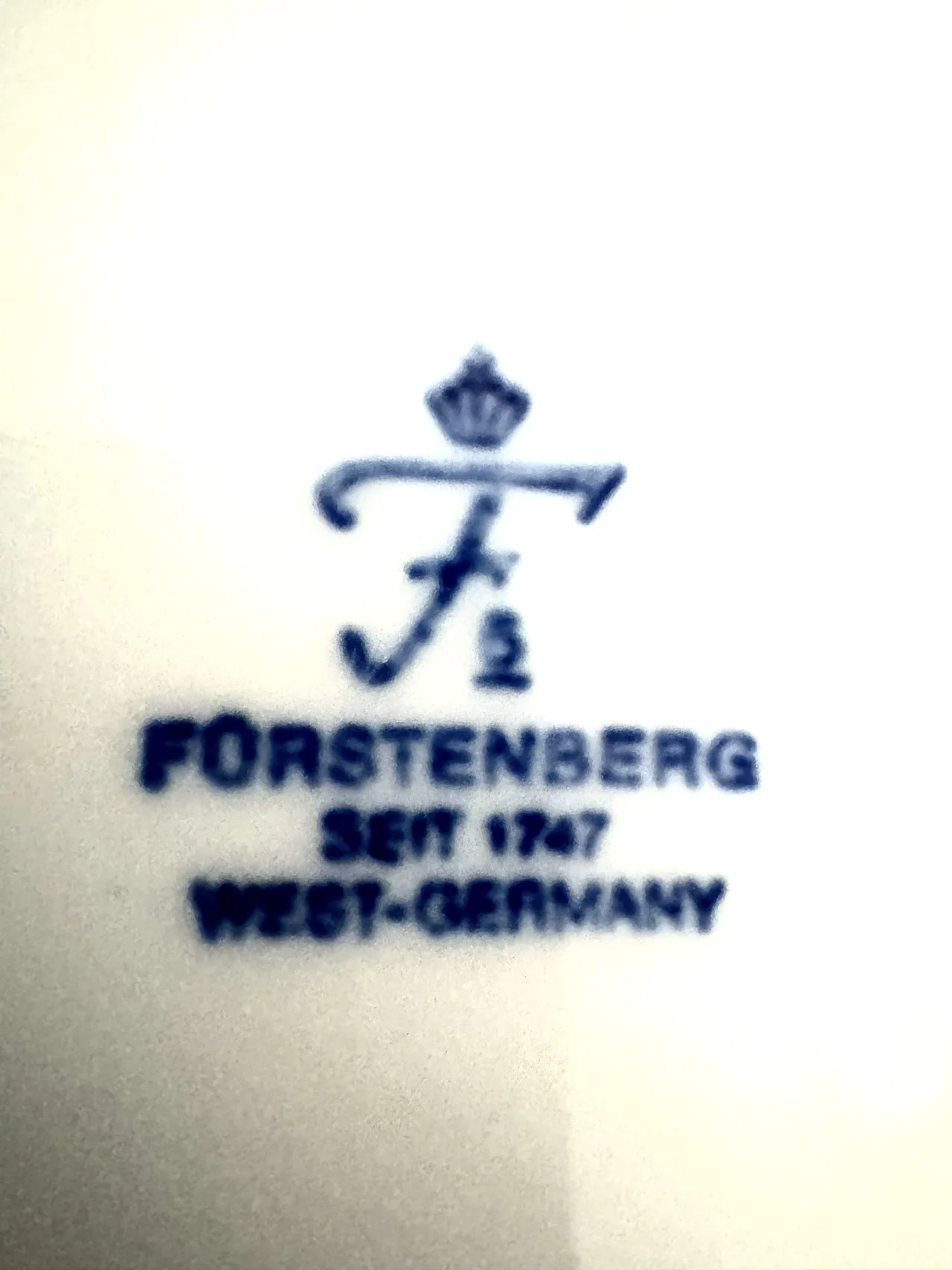 Vaso Furstenberg in porcellana bianca, 80s 1