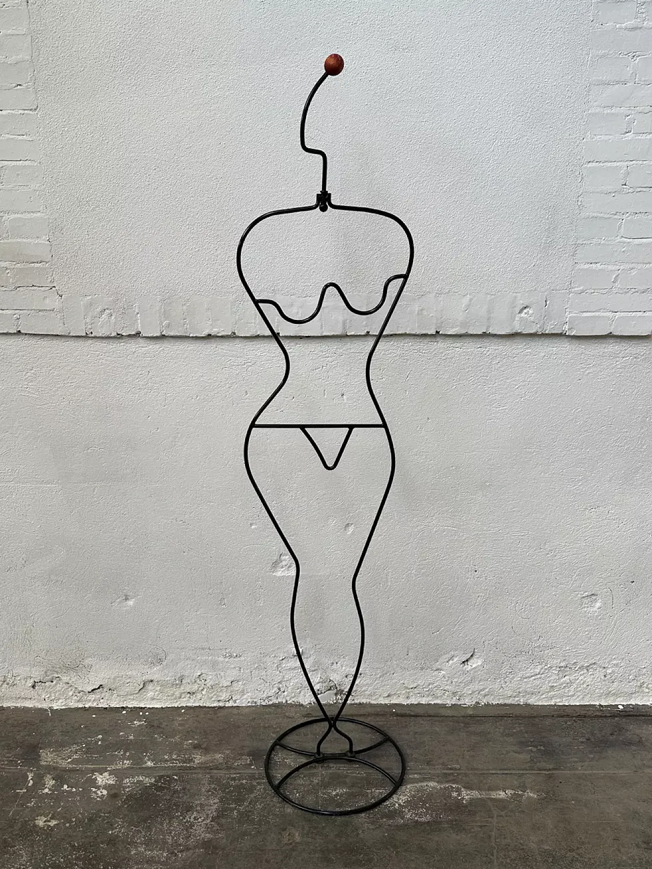 Coppia di appendiabiti da donnadi Ehlen Johansson per Ikea, anni '80 2