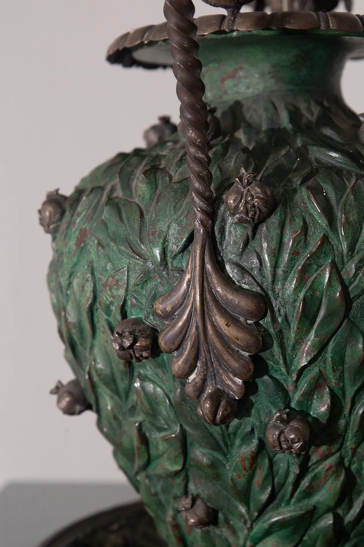 Vaso con base in rame e placcatura parziale in argento, '800 8