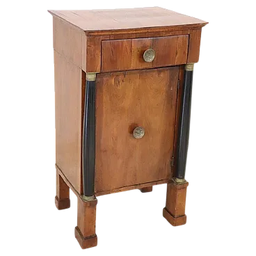 Walnut bedside table, early 19th century
