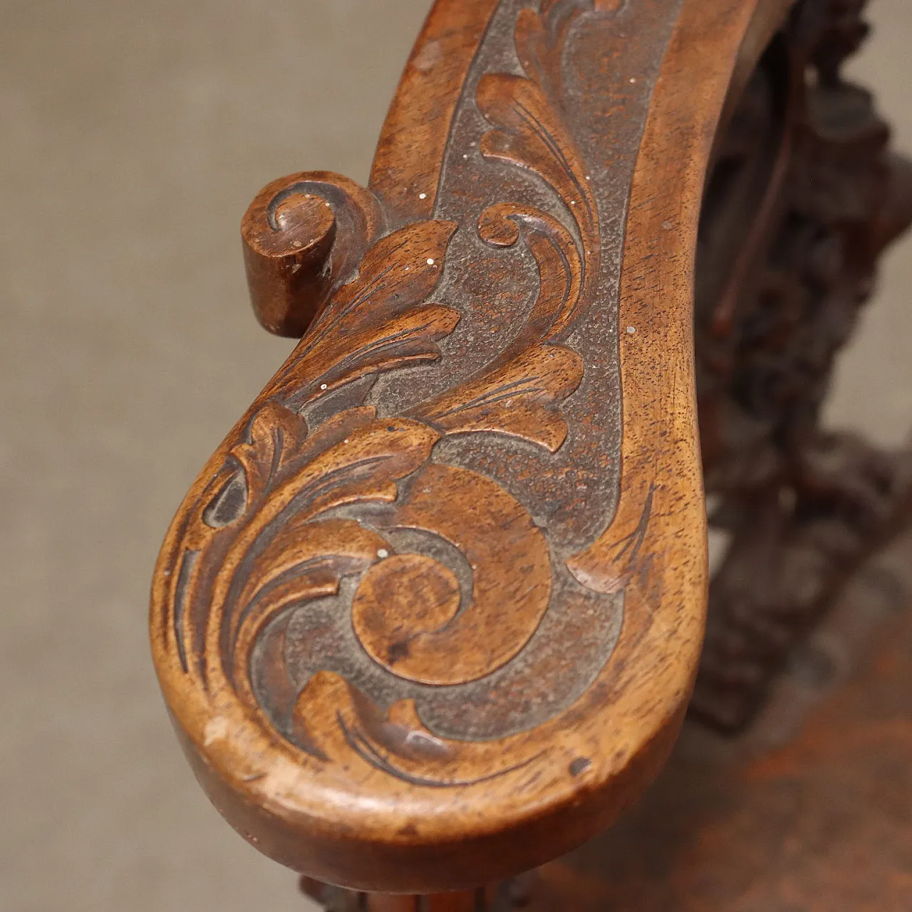 Poltroncina angolare in noce, '800 7