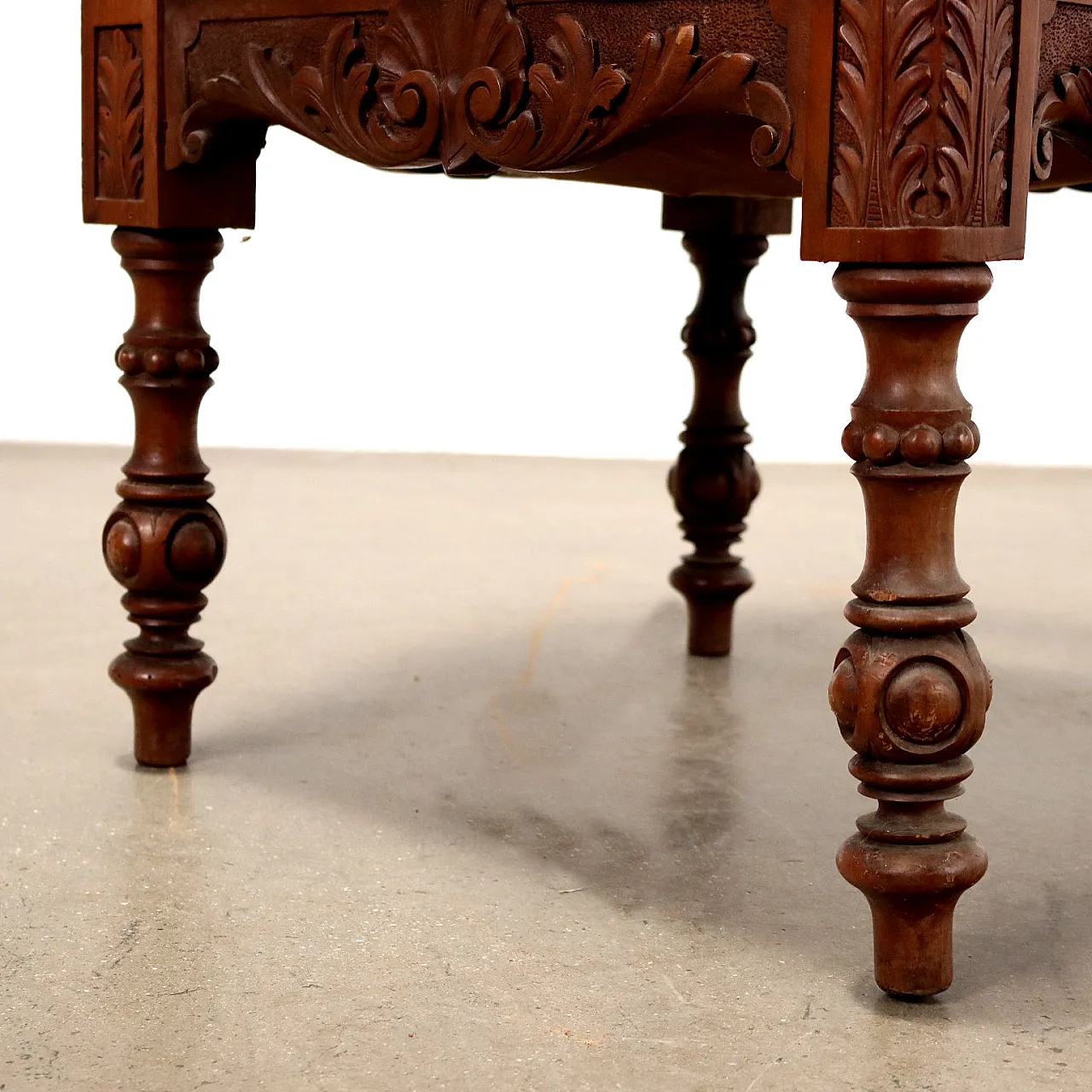 Poltroncina angolare in noce, '800 10