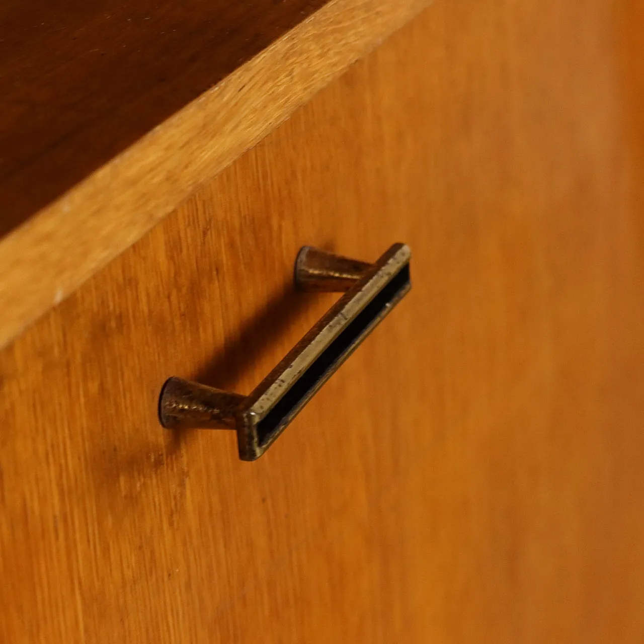 Libreria in rovere impiallacciato con ribalta e vano contenitore, anni '50 6