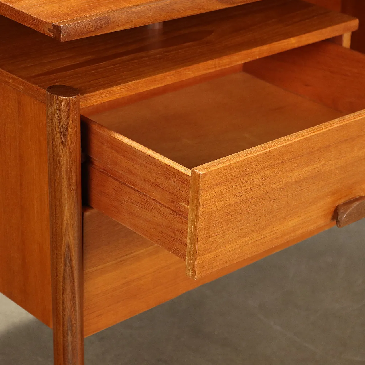 G plan style low sideboard in burl veneer, England, 1960s 4