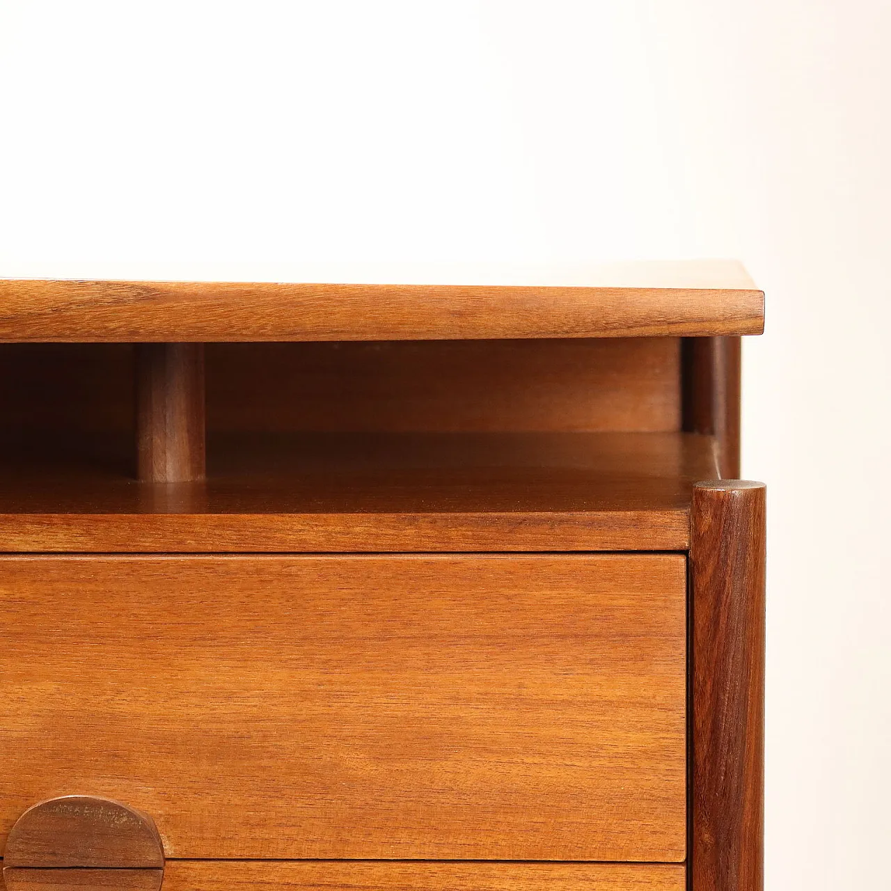 G plan style low sideboard in burl veneer, England, 1960s 5