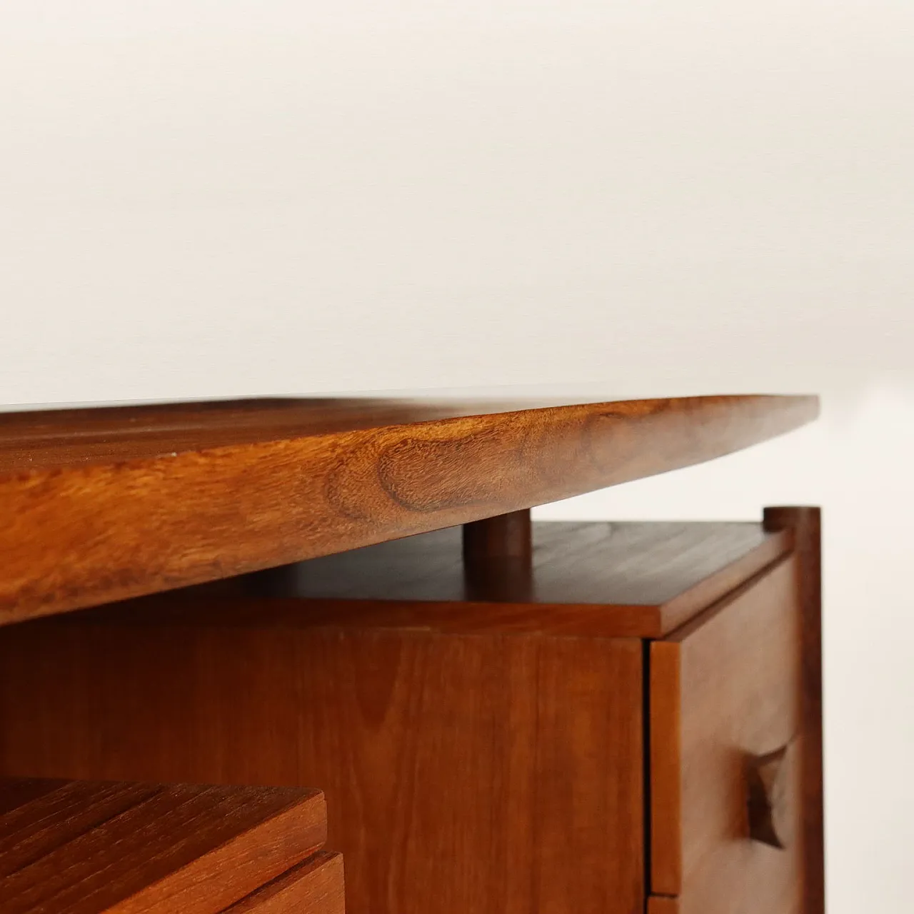 G plan style low sideboard in burl veneer, England, 1960s 8
