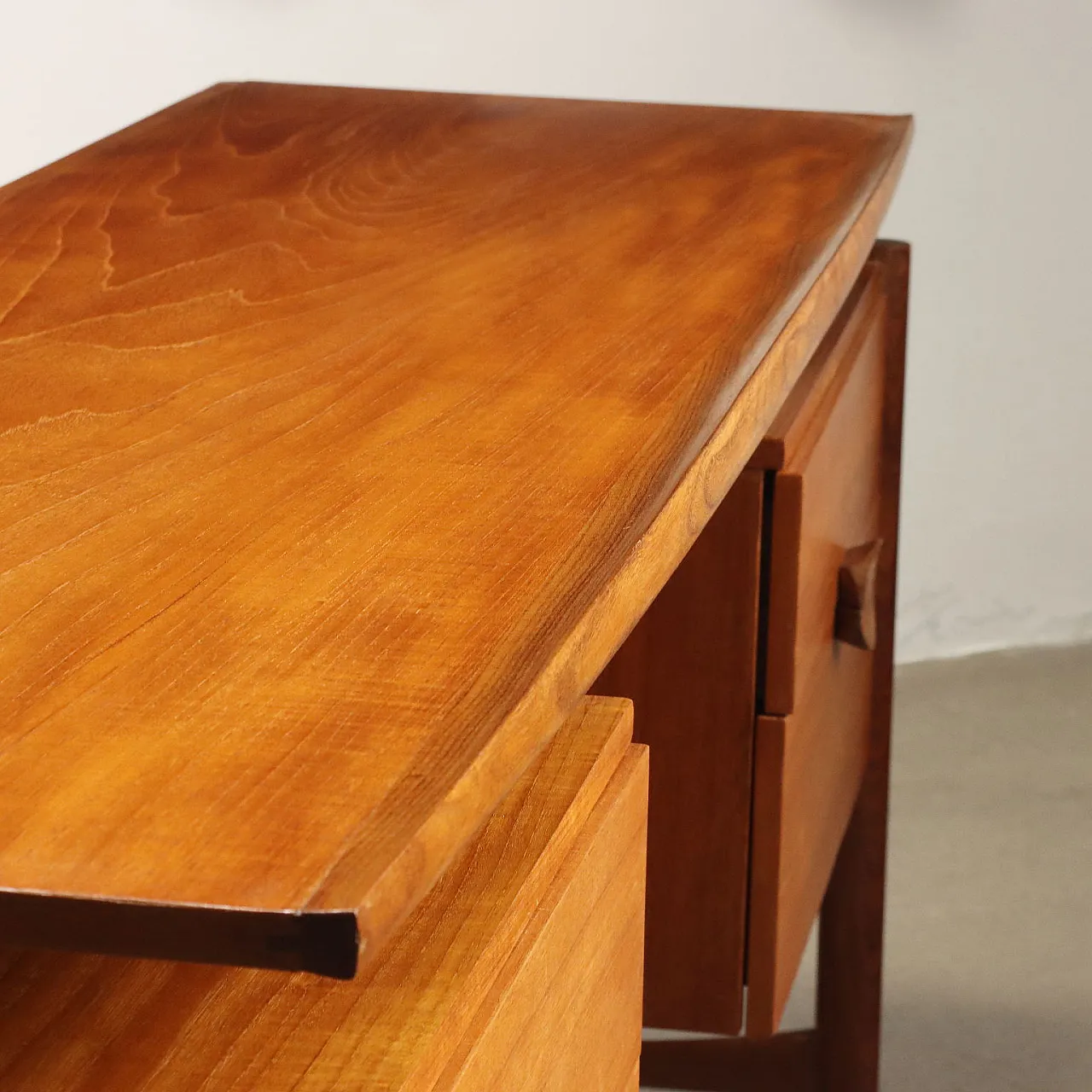 G plan style low sideboard in burl veneer, England, 1960s 10