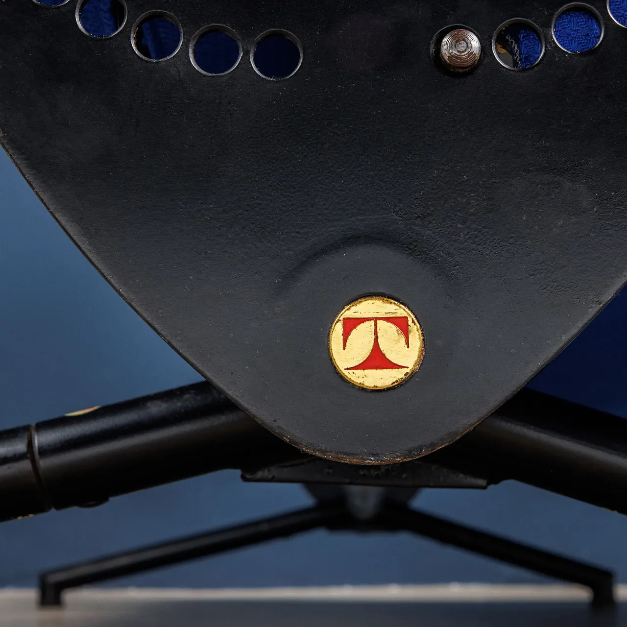 Divano D70 in metallo e tessuto blu di Osvaldo Borsani per Tecno, 1954 7