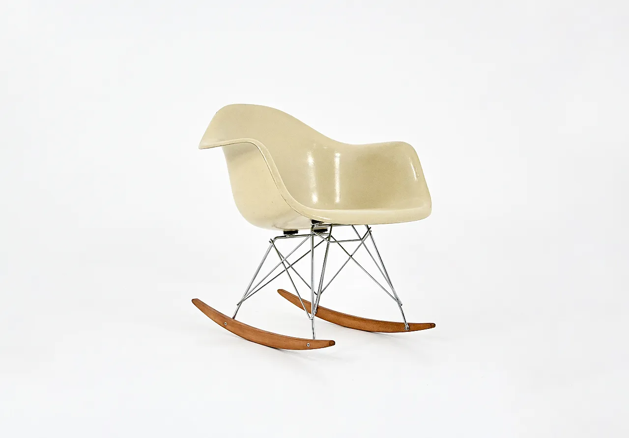 Sedia a dondolo RAR di Charles & Ray Eames per Herman Miller, anni '60 1