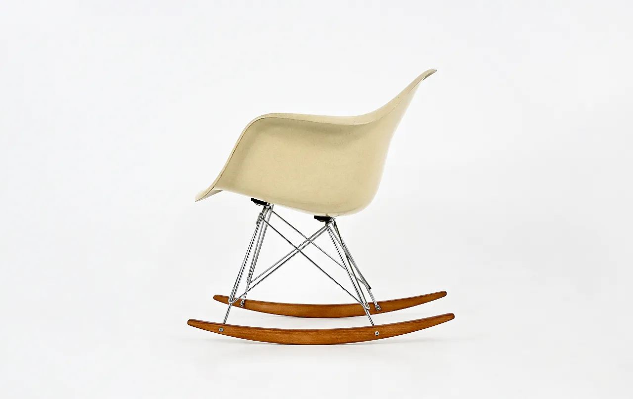 Sedia a dondolo RAR di Charles & Ray Eames per Herman Miller, anni '60 6