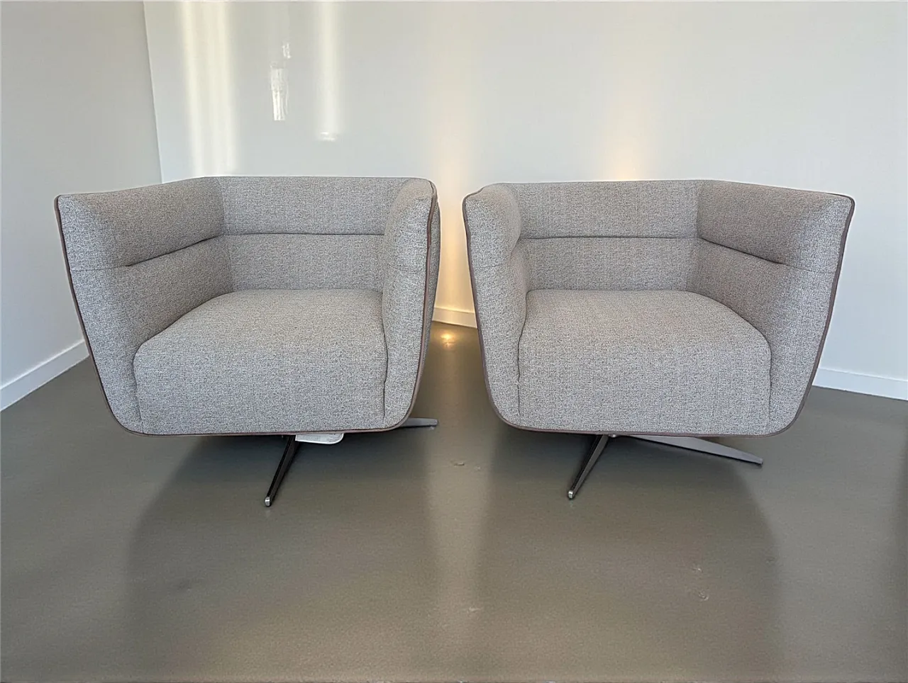 Coppia di poltrone in tessuto mod. Spiritosa di Divani & Divani, '2000 1