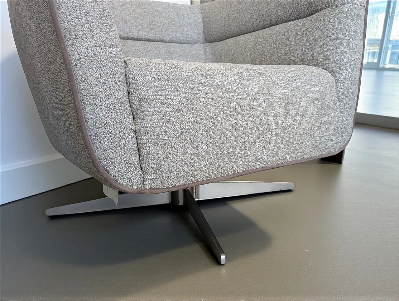 Coppia di poltrone in tessuto mod. Spiritosa di Divani & Divani, '2000 6