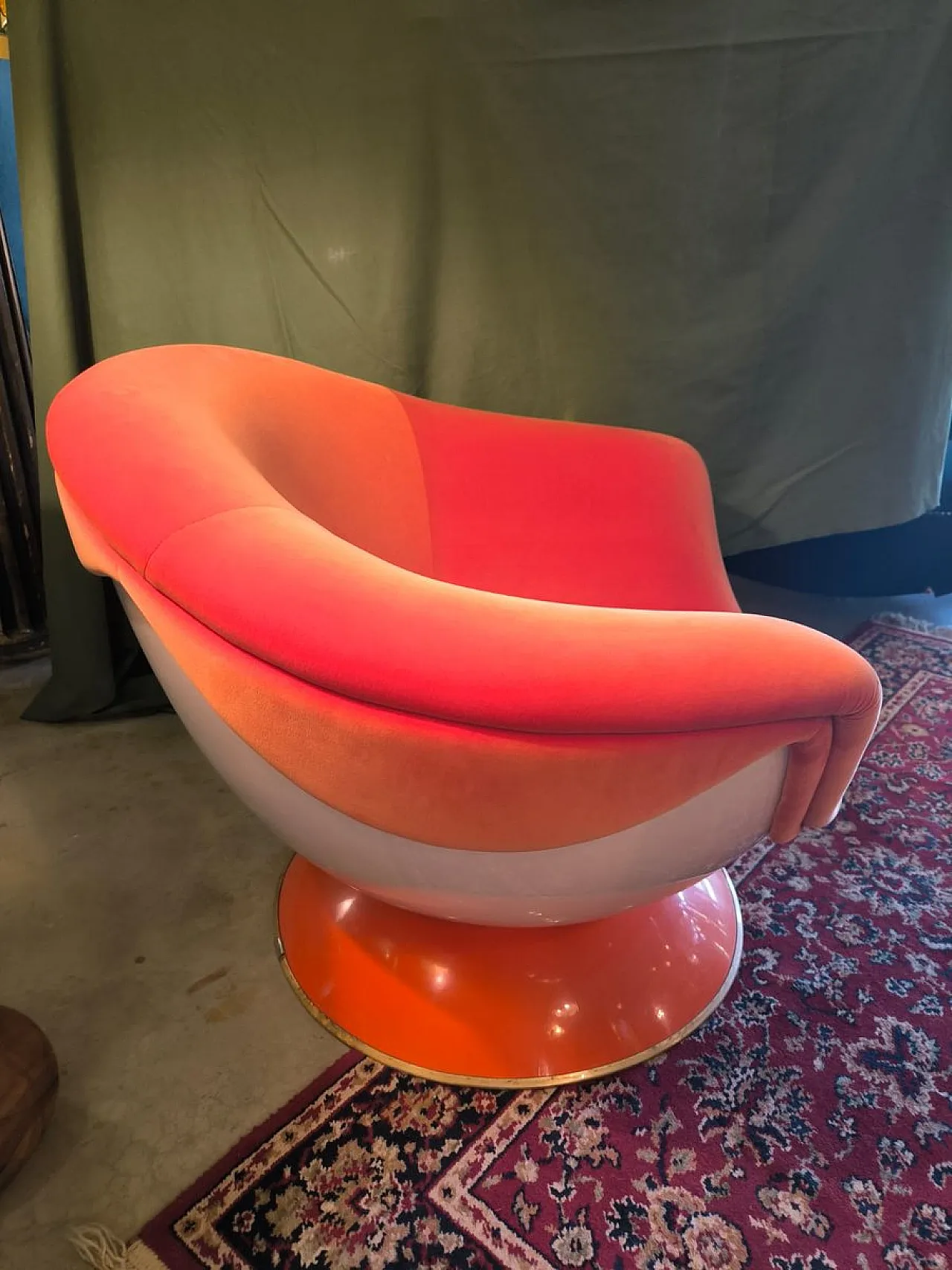 Round orange armchair, 1970s 1