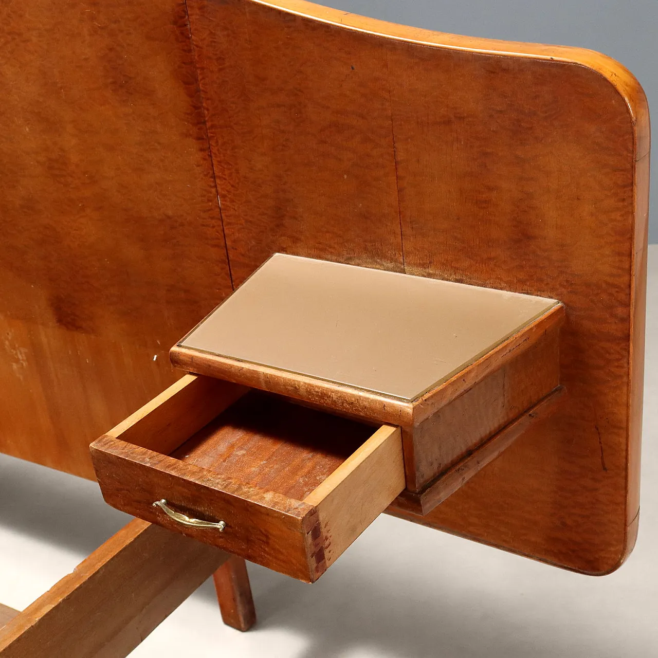 Letto matrimoniale in radica di acero con comodini, '900 4