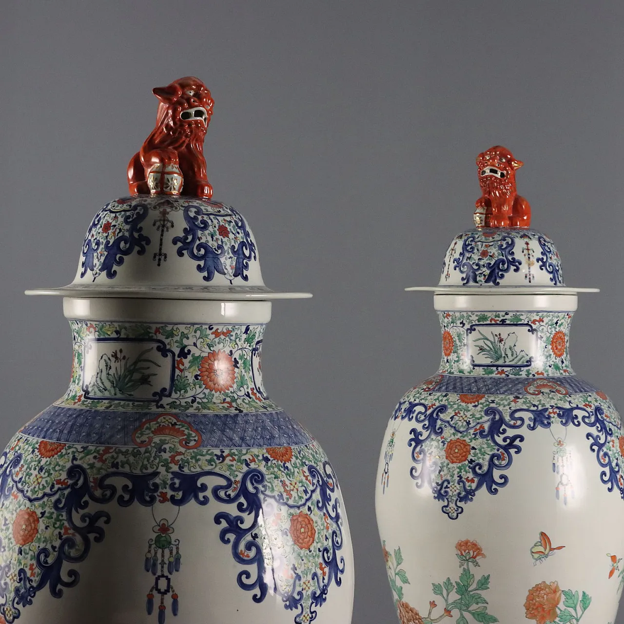 Coppia di vasi a balaustro con coperchio, '900 3