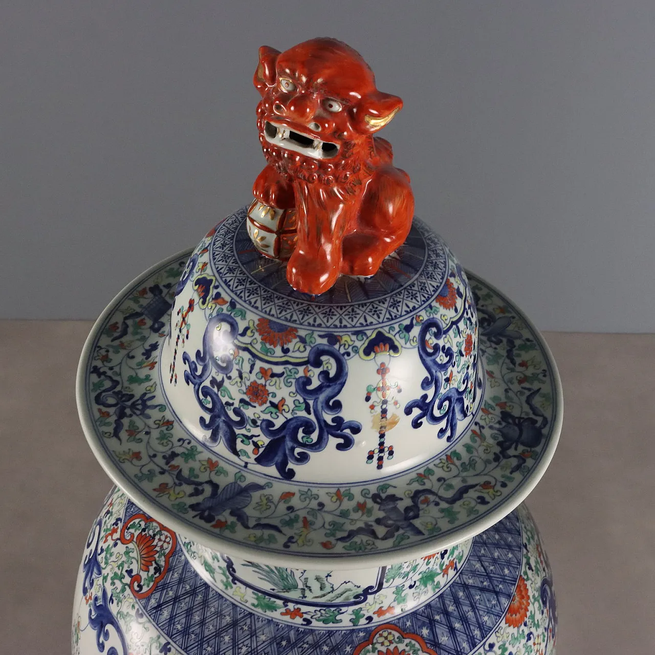 Coppia di vasi a balaustro con coperchio, '900 4