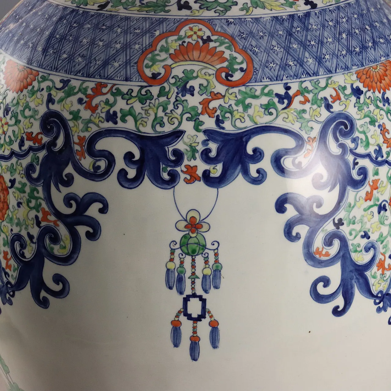 Coppia di vasi a balaustro con coperchio, '900 7