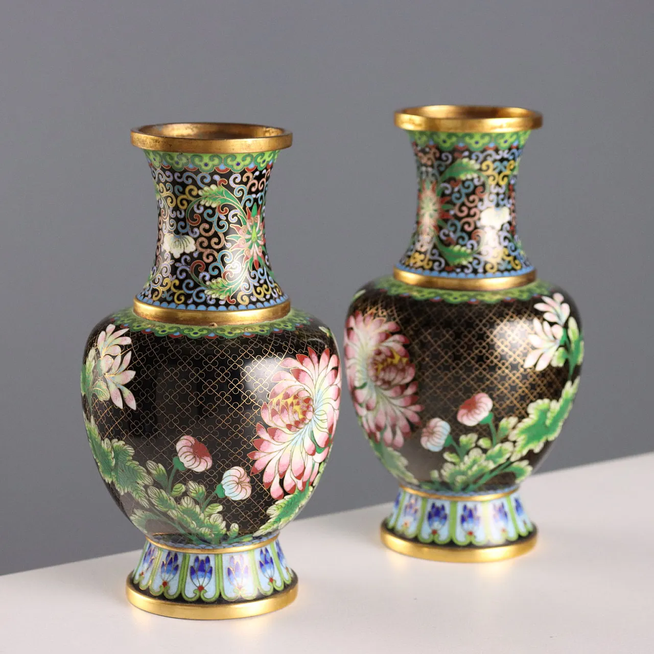 Coppia di vasi cloisonné decorati, '900 7