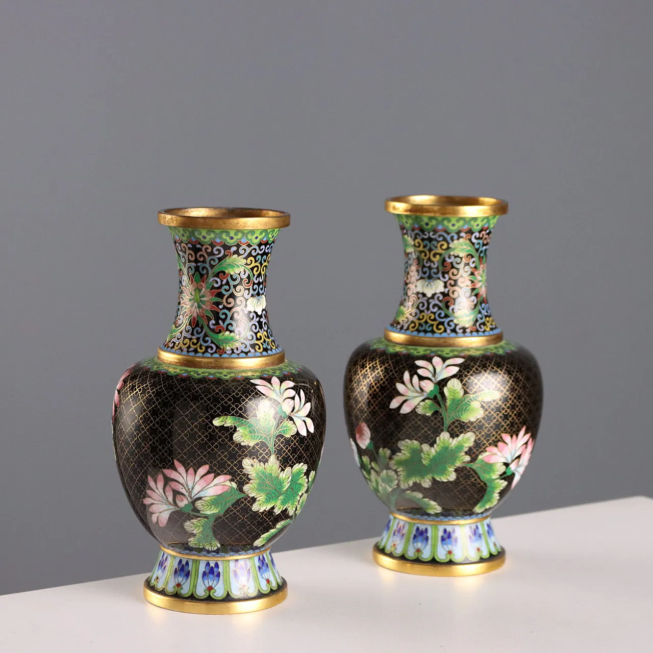 Coppia di vasi cloisonné decorati, '900 8