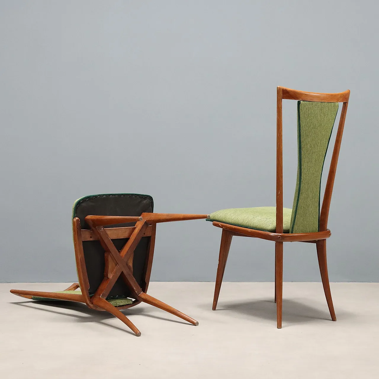 8 Dining chairs in wood and fabric, 20th century 10