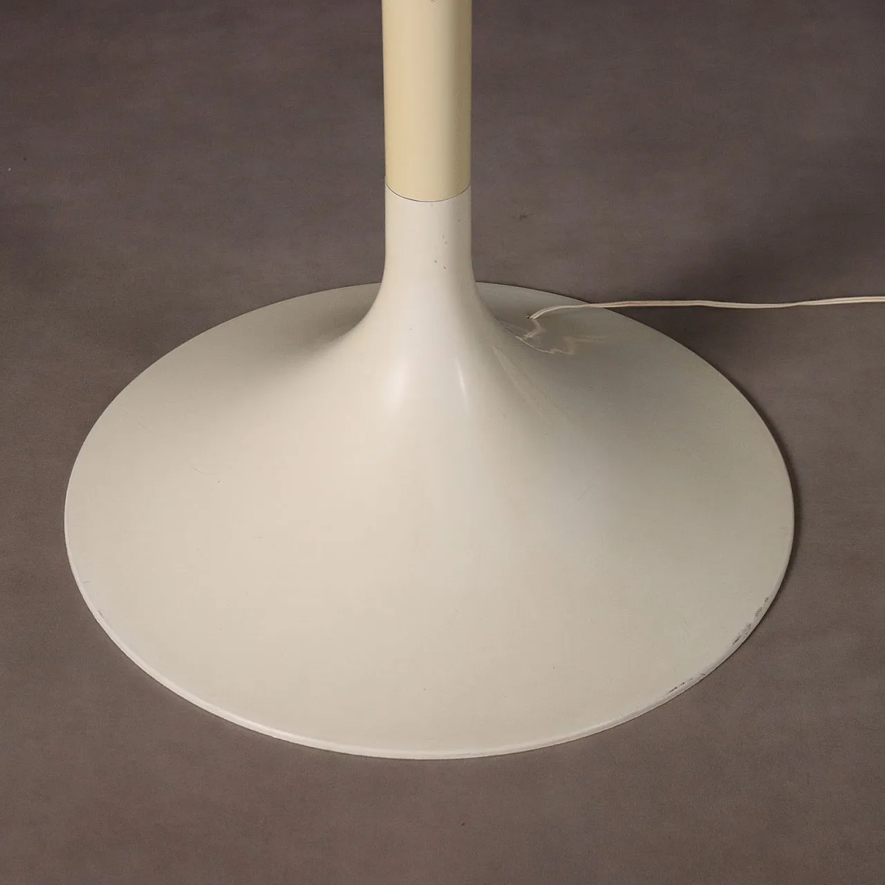 Lampada da terra con appendiabiti in plastica e metallo, '900 8