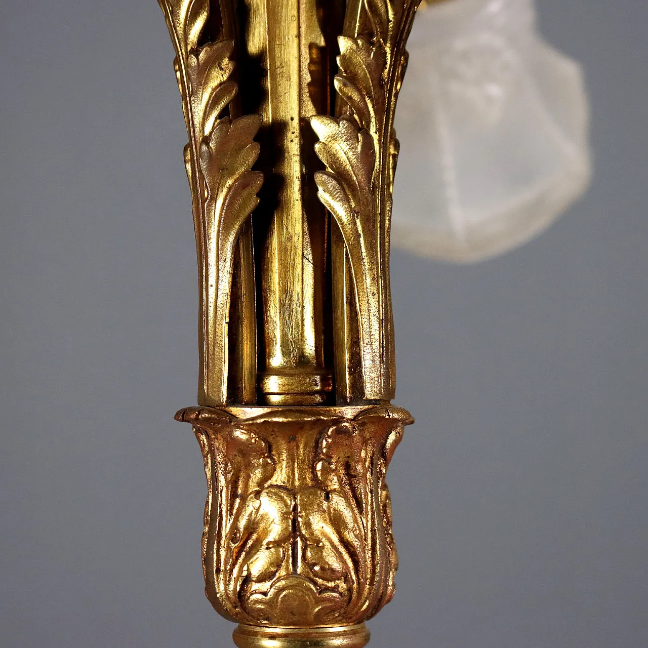 Lampadario in bronzo lavorato e dorato, '900 5