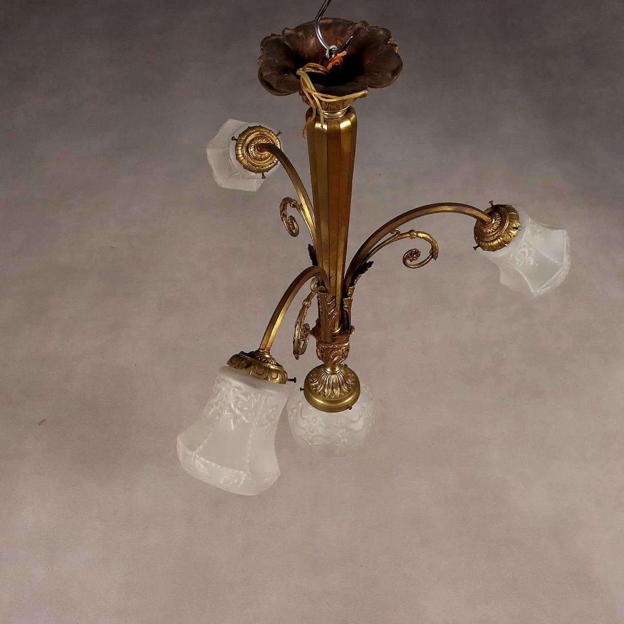 Lampadario in bronzo lavorato e dorato, '900 8