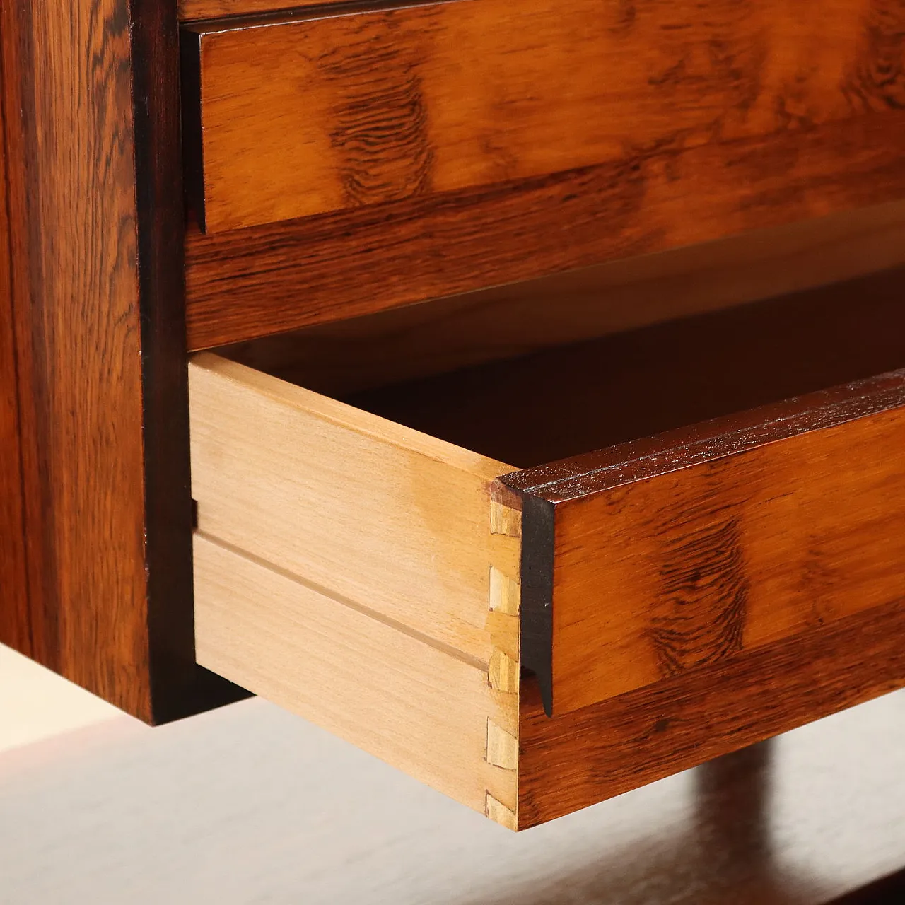 Libreria in legno massello laminato, anni '60 7