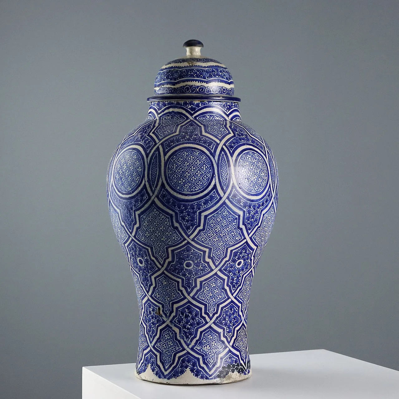 Vase in majolica-threated ceramic geometric, 20th century 1