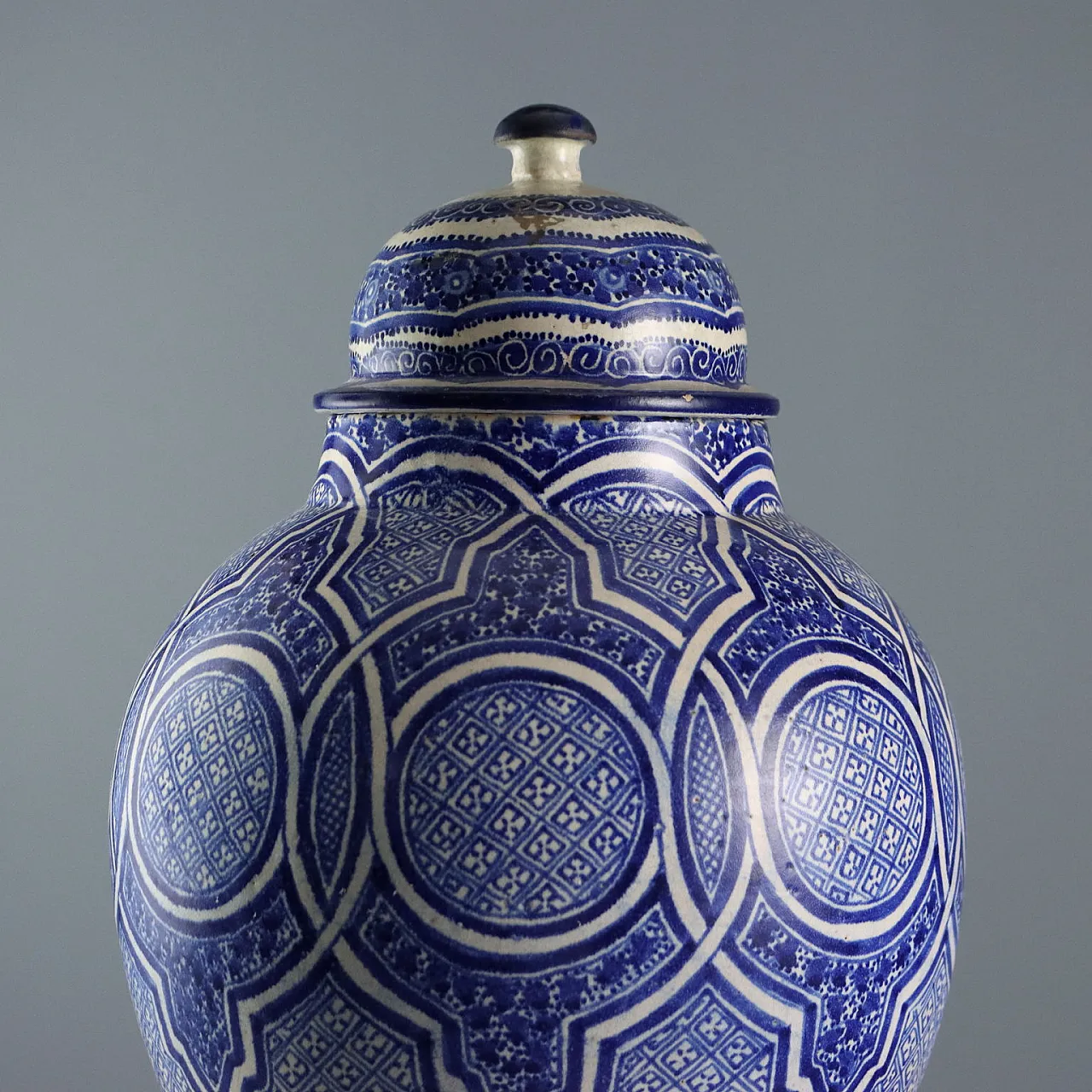 Vase in majolica-threated ceramic geometric, 20th century 3