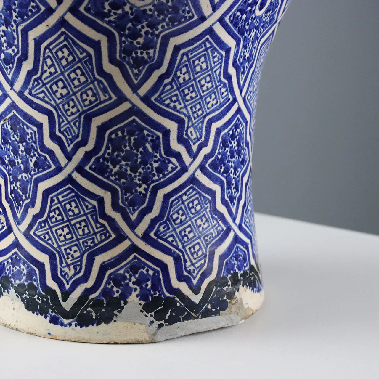 Vase in majolica-threated ceramic geometric, 20th century 7