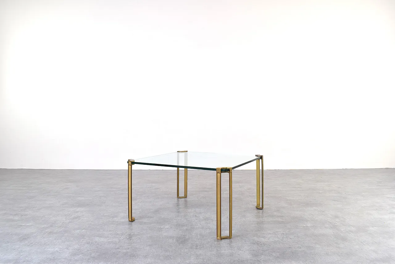 Tavolino Hollywood Regency in ottone e vetro di Peter Ghyczy, anni '70 2