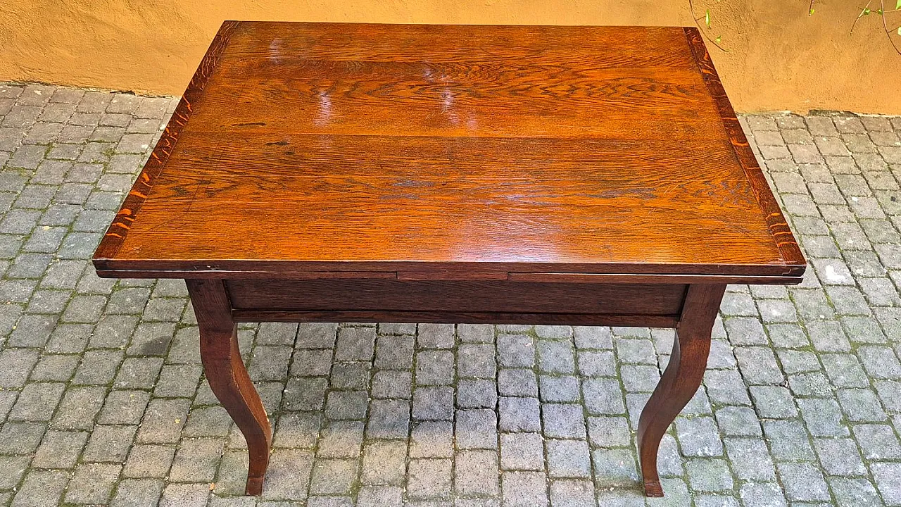 Tavolo allungabile a tiro con gambe mosse in rovere, '800 3